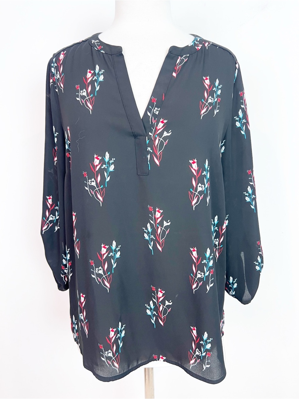 DANIEL RAINN BLACK FLORAL 3/4 SLEEVE ROLL TAB SLEEVE BLOUSE WOMENS LARGE